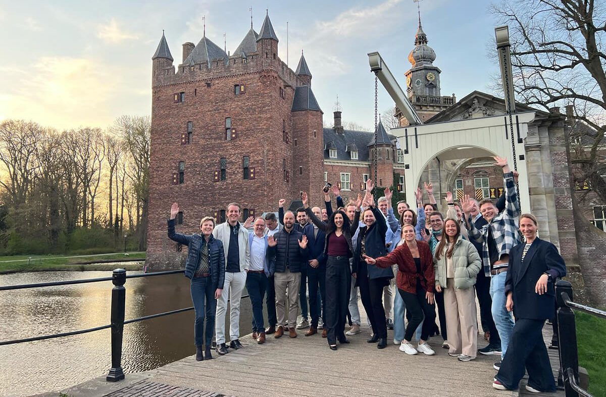 Nyenrode kasteel met mensen